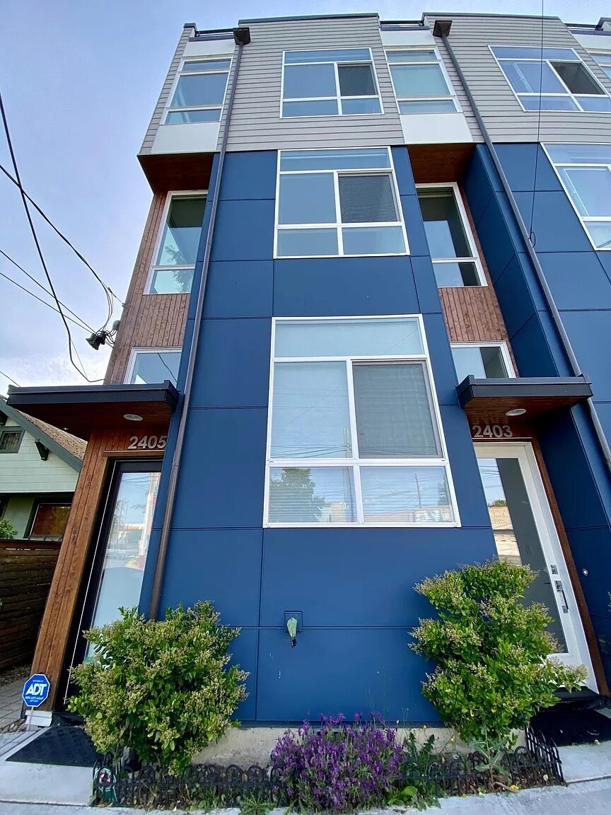 Building Photo - 2405 14th Ave S