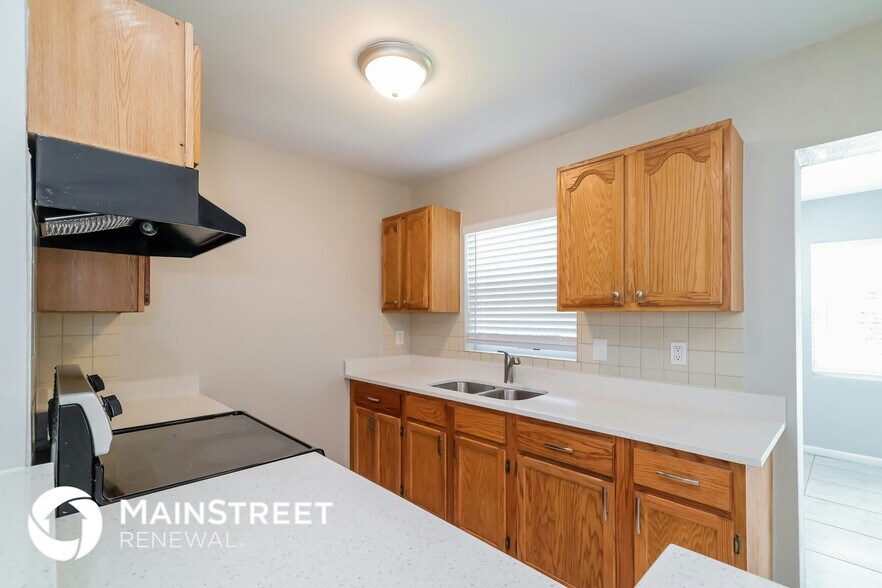 Building Photo - 7007 Alvina Way