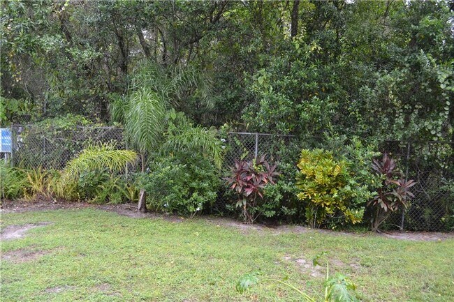 Building Photo - 603 Grenadine Ct