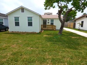 Building Photo - 3529 Topeka St