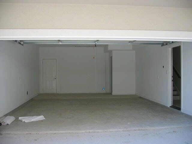 Building Photo - 2210 Mid Ln