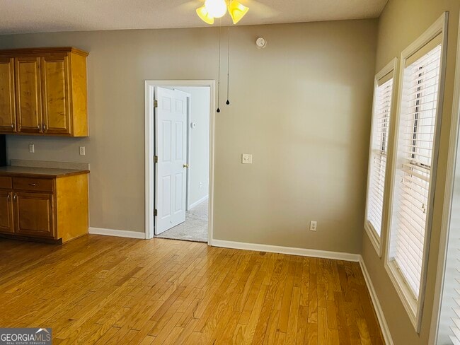 Building Photo - 50 Rock Mill Ct