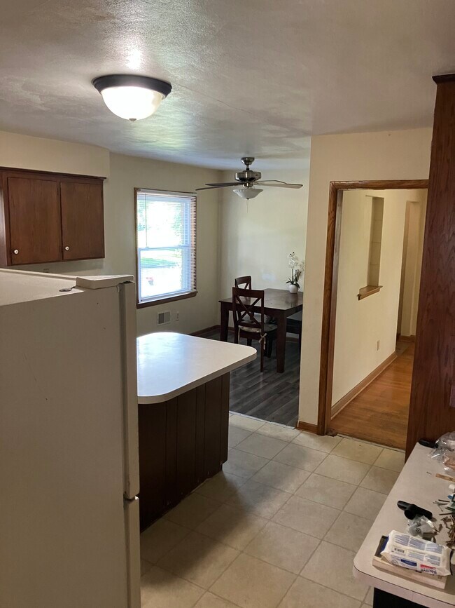 Dinette area - 100 N 80th St