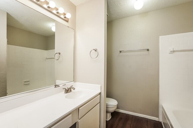 Building Photo - 21035 Rivershadows Ln