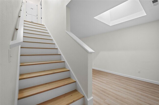 Building Photo - 2064 N Kantz Ln