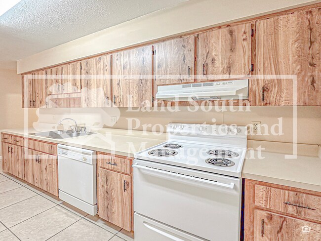 Building Photo - CRY2527