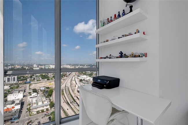 Building Photo - 1100 Biscayne Blvd