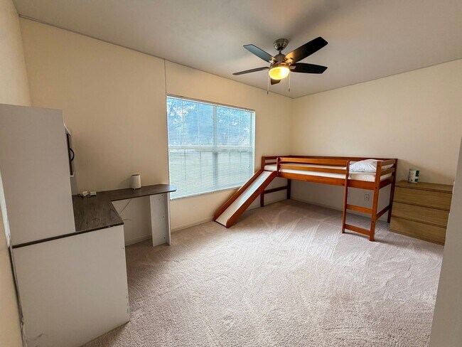 Building Photo - 4BR/2BA POOL home in NW Gainesville!