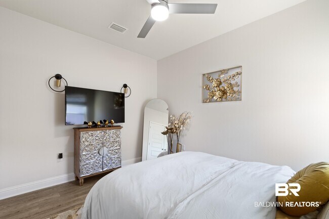 Building Photo - 9426 Diamante Blvd