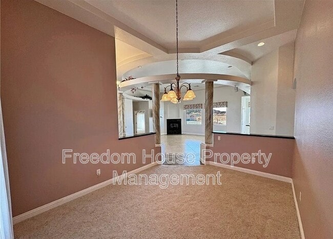 Building Photo - 3580 Prairie Ave