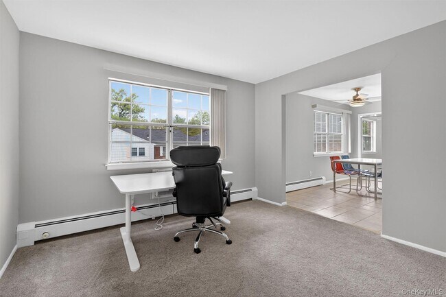 Building Photo - 31 Doxbury Ln