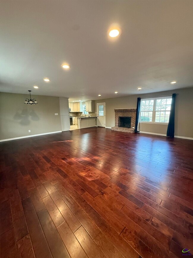 Building Photo - 5035 Housers Mill Rd