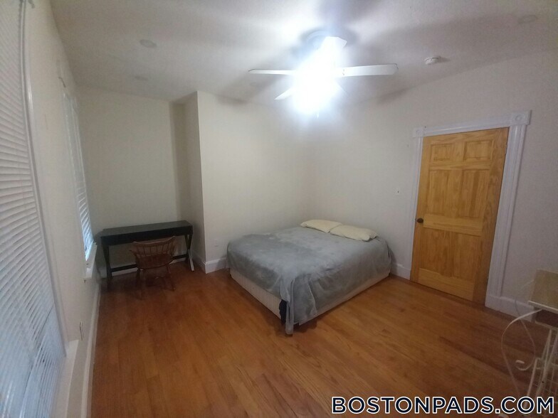 Building Photo - 190 Highland St