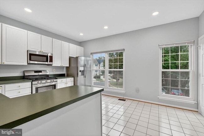 Building Photo - 5223 Ballycastle Cir