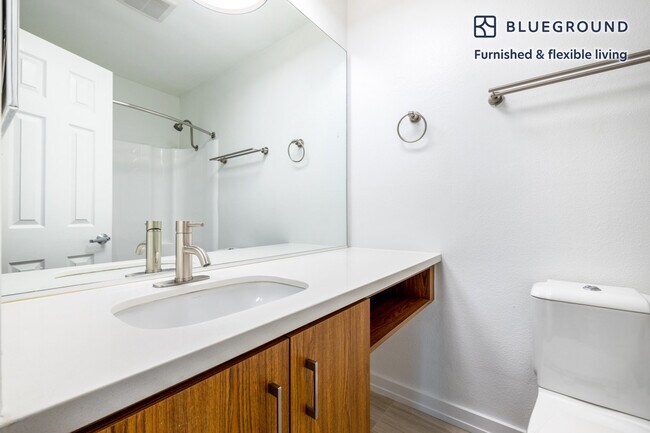 Building Photo - 616 Esplanade-SI FL2-ID440