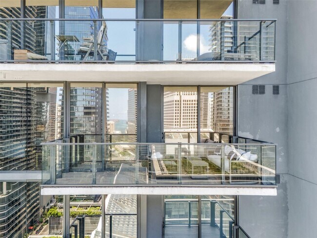 Building Photo - 88 SW 7th St