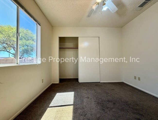 Building Photo - ***RENT SPECIAL*** 3/2 Beautiful Rita Ranch Home With Open Design!!!