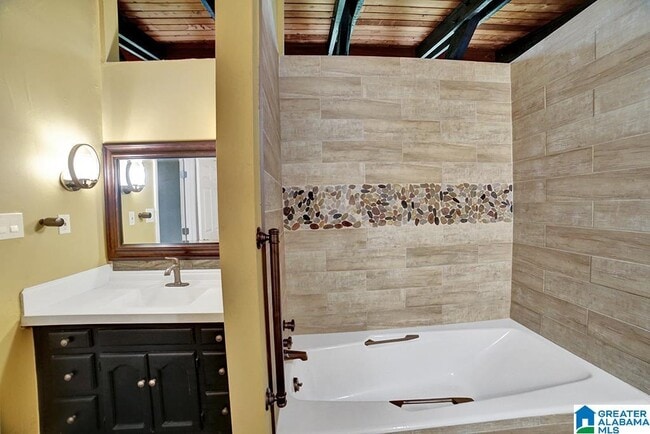 Building Photo - 2409 Cahaba River Estates