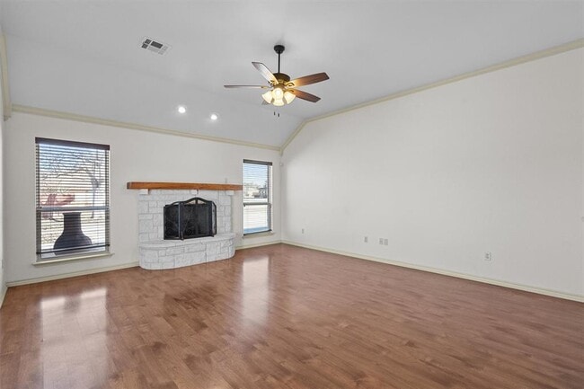 Building Photo - 209 Sarahs Ln
