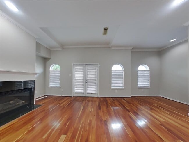 Building Photo - 5407 Kansas St
