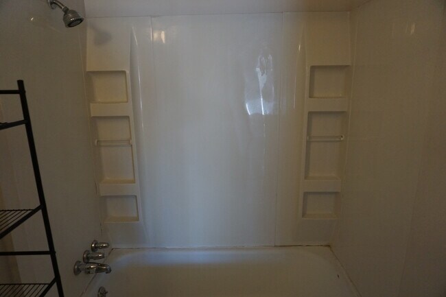 Building Photo - 3543 Valley Heights Dr