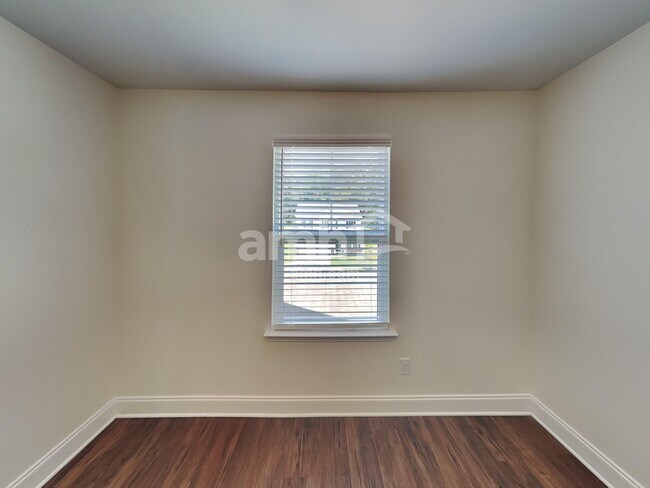 Building Photo - 5964 Hagar Vly Dr