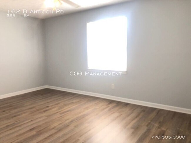 Building Photo - Cute 2 bedroom 1 bath Duplex!