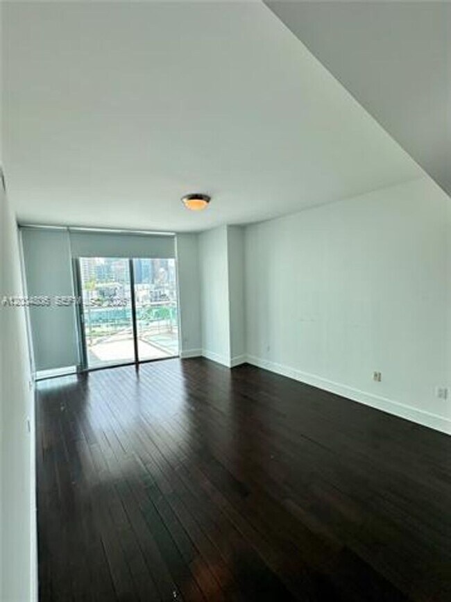 Building Photo - 350 S Miami Ave