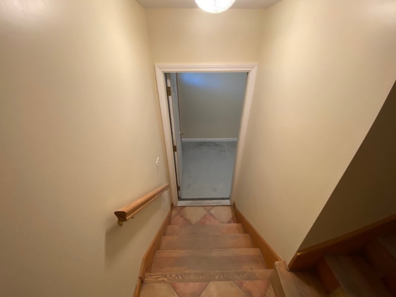 Building Photo - 494 Main St