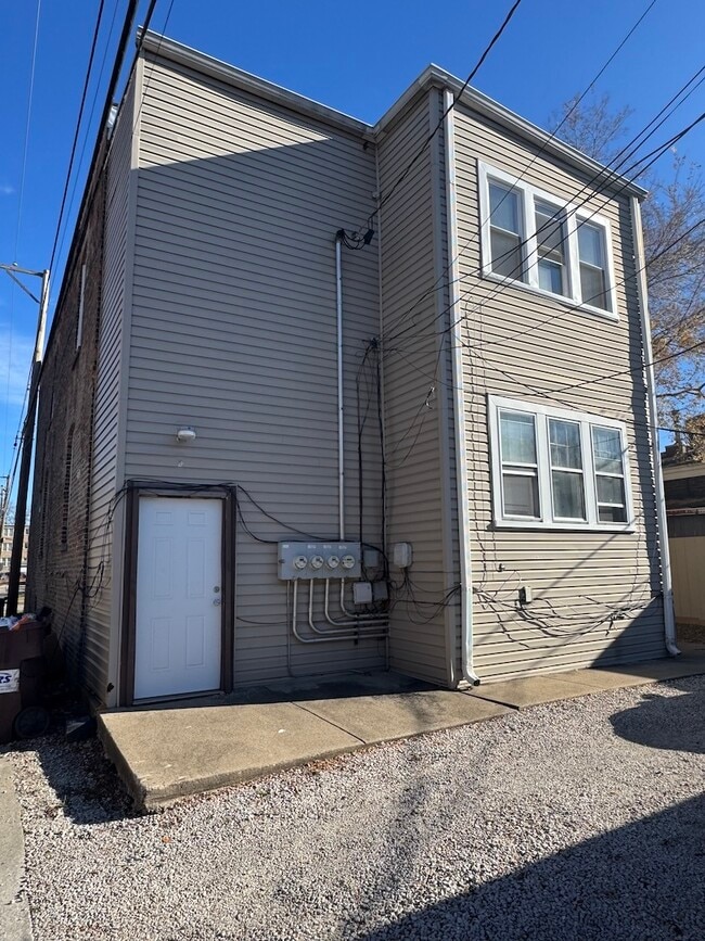 Building Photo - 511 N Taylor Ave