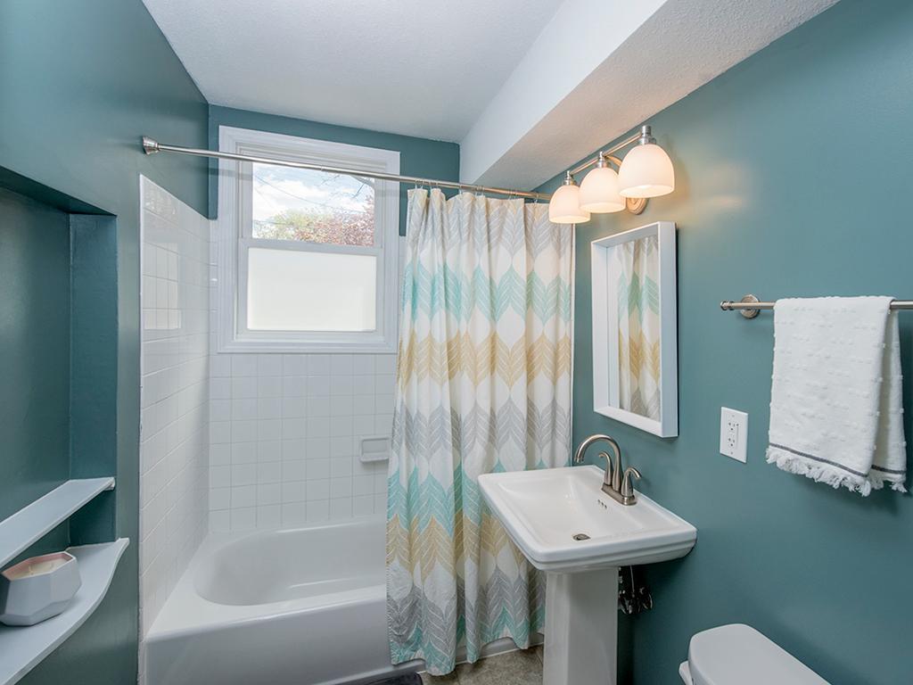 Building Photo - 3055 Utah Ave S