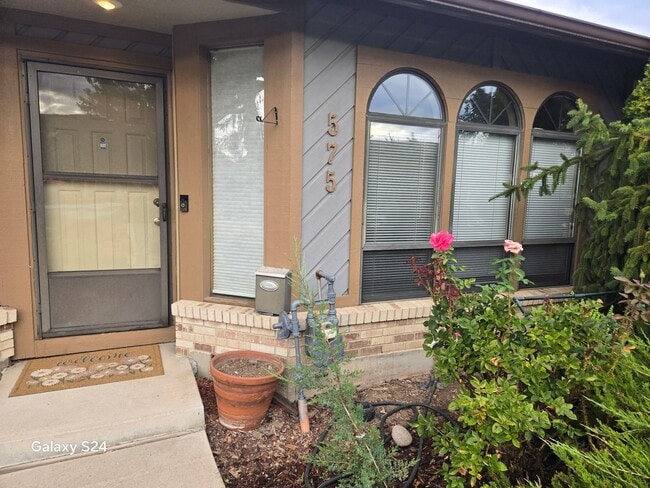 Building Photo - 575 Weaver Ave