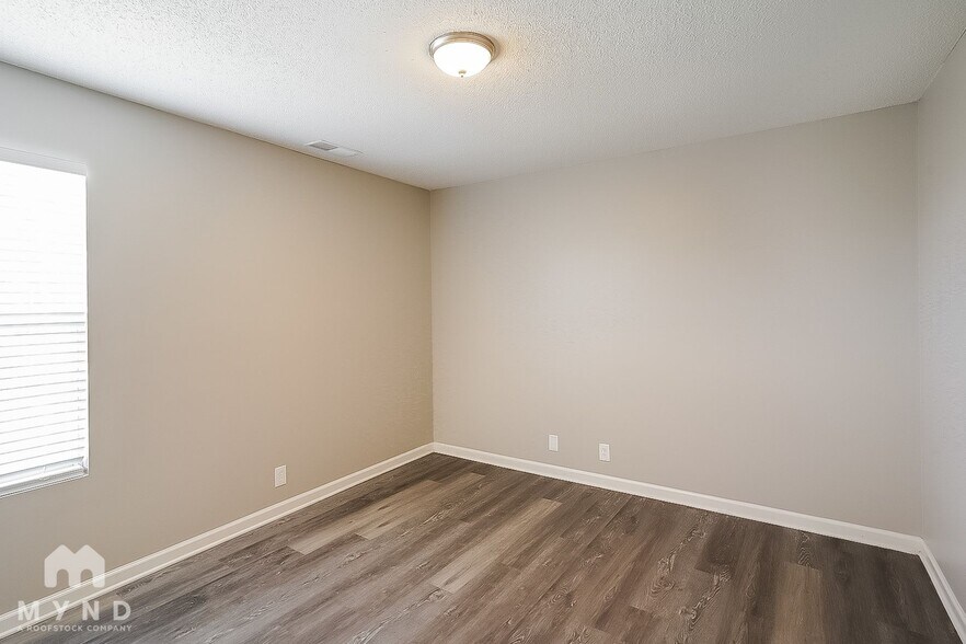 Building Photo - 5010 Boyd Dr