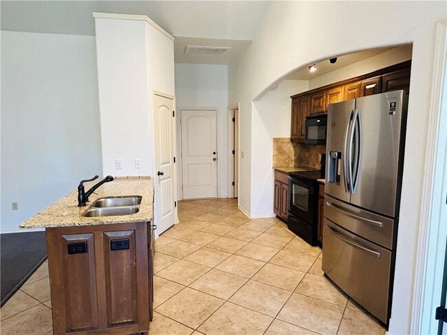 Building Photo - 471 Verona Way