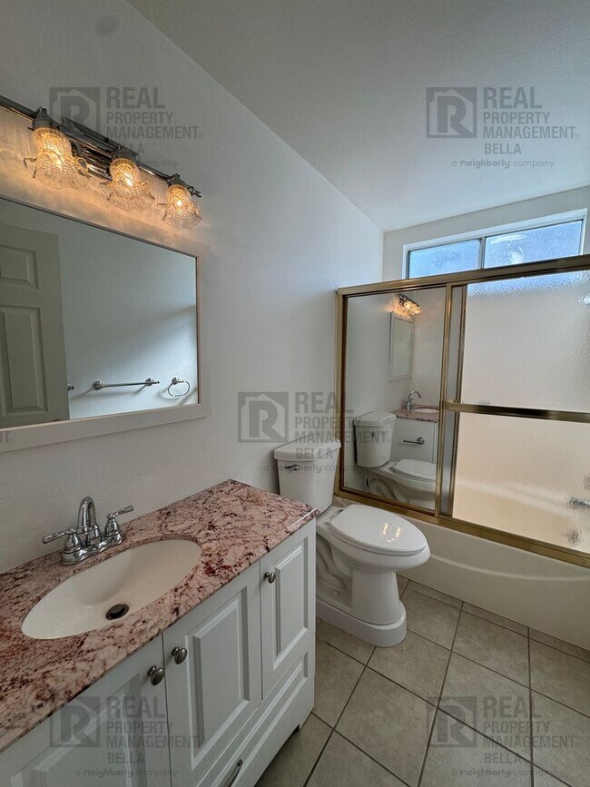 Building Photo - 55+ Community Gem: Open Floor Plan, Large Backyard & Clubhouse Amenities