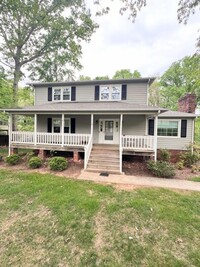 Building Photo - 4 Bedroom Home in Campbell County