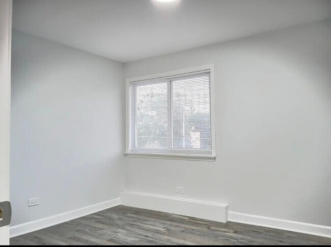 Building Photo - 287 8th St
