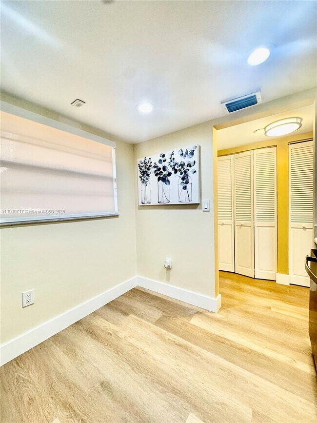 Building Photo - 10985 SW 107th St