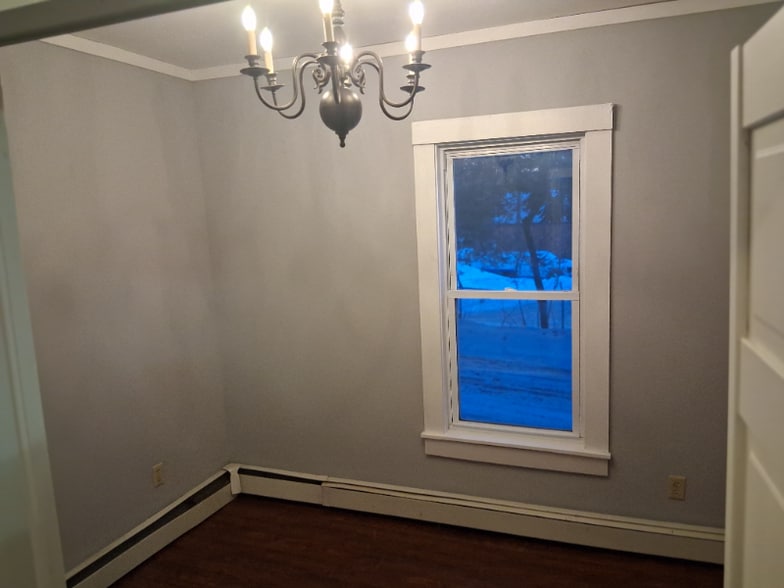 Building Photo - 15 School St