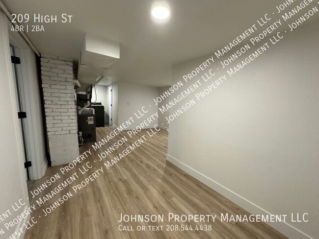 Building Photo - 209 High St