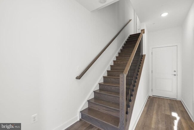 Building Photo - 1309 Bracken Ln