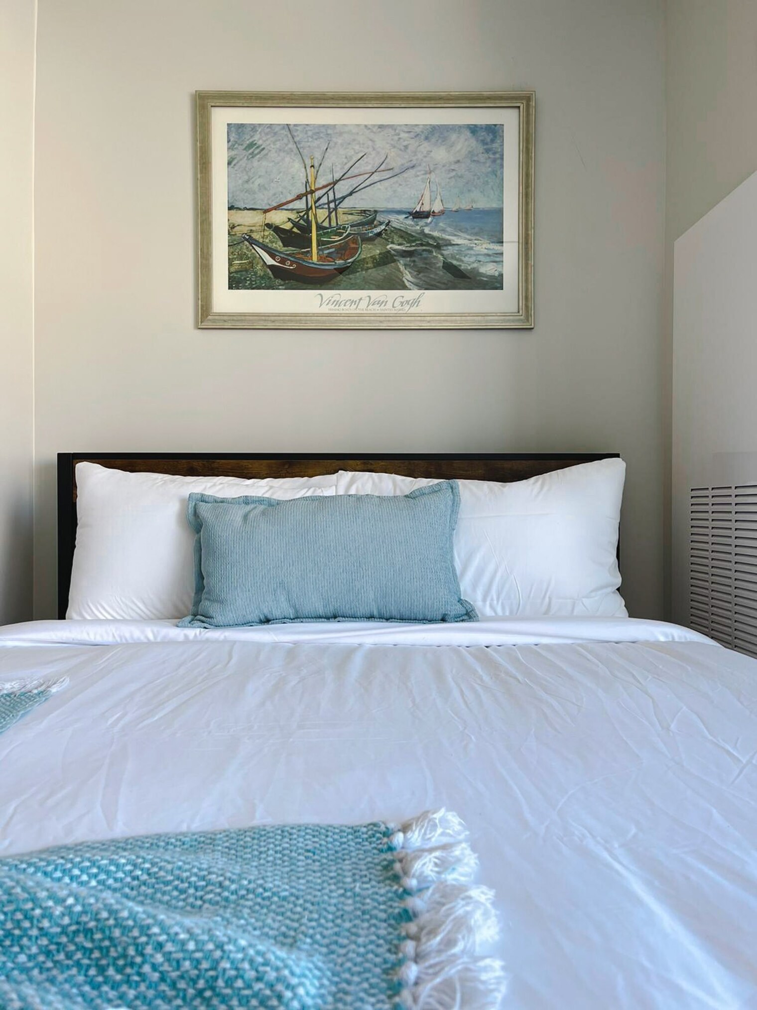 Building Photo - 2530 University Ave