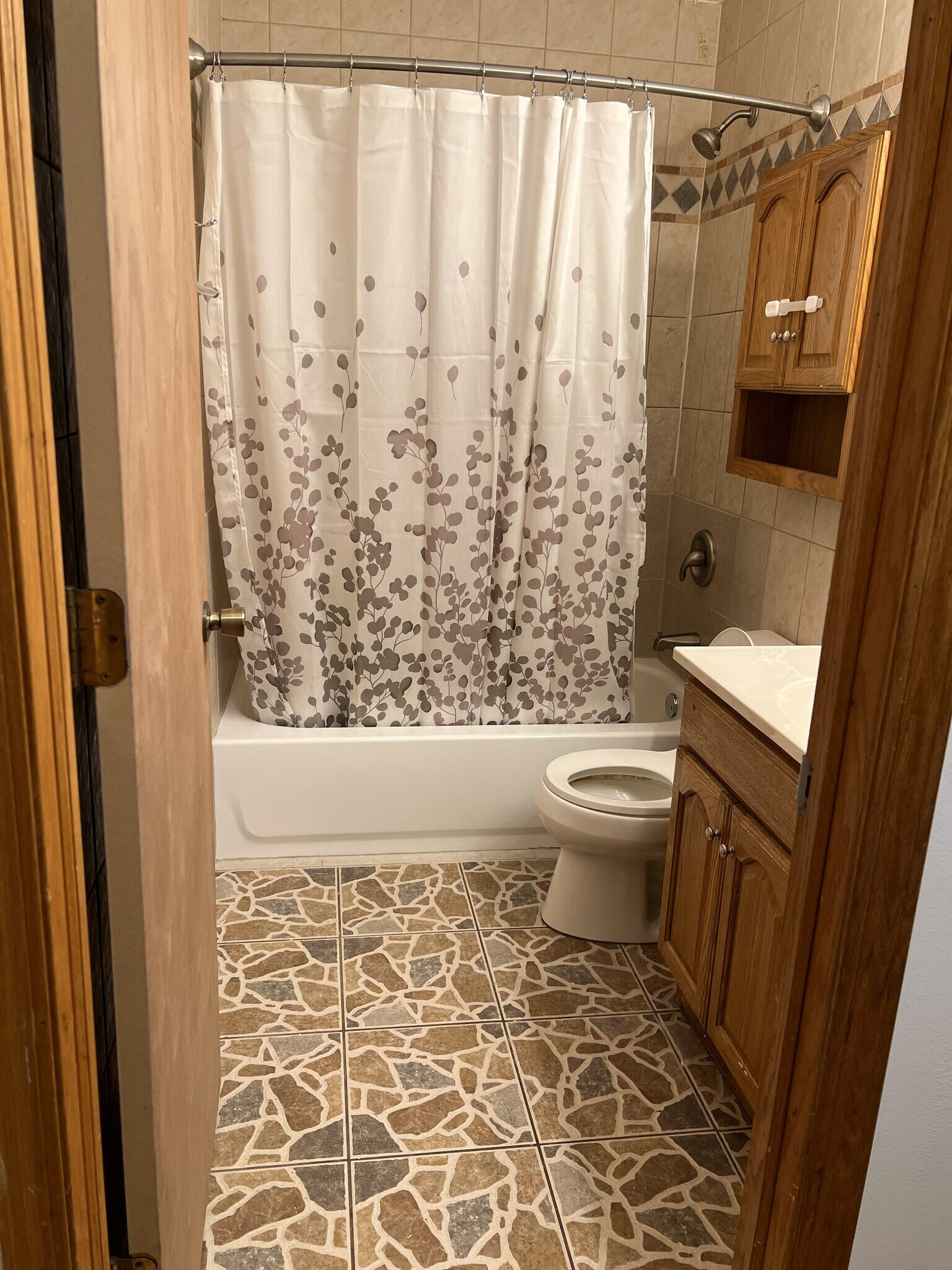 Building Photo - 1362 Cove Dr