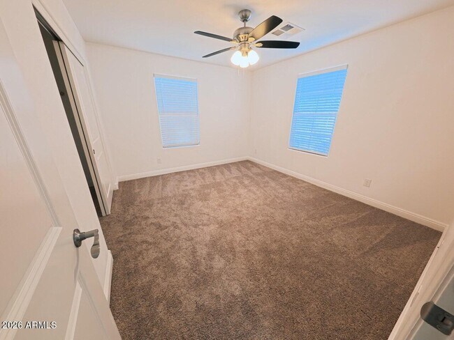 Building Photo - 6850 E Butte St