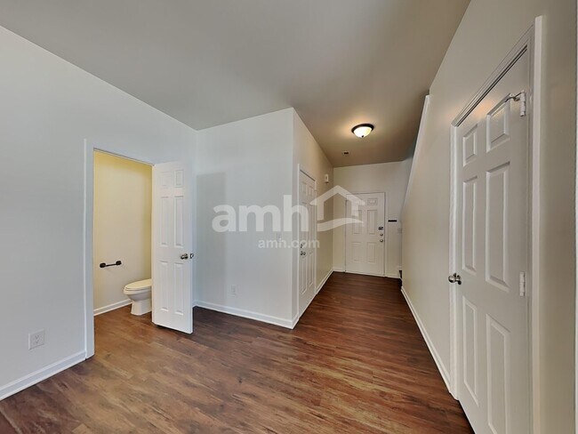 Building Photo - 2010 Blue Stream Ln