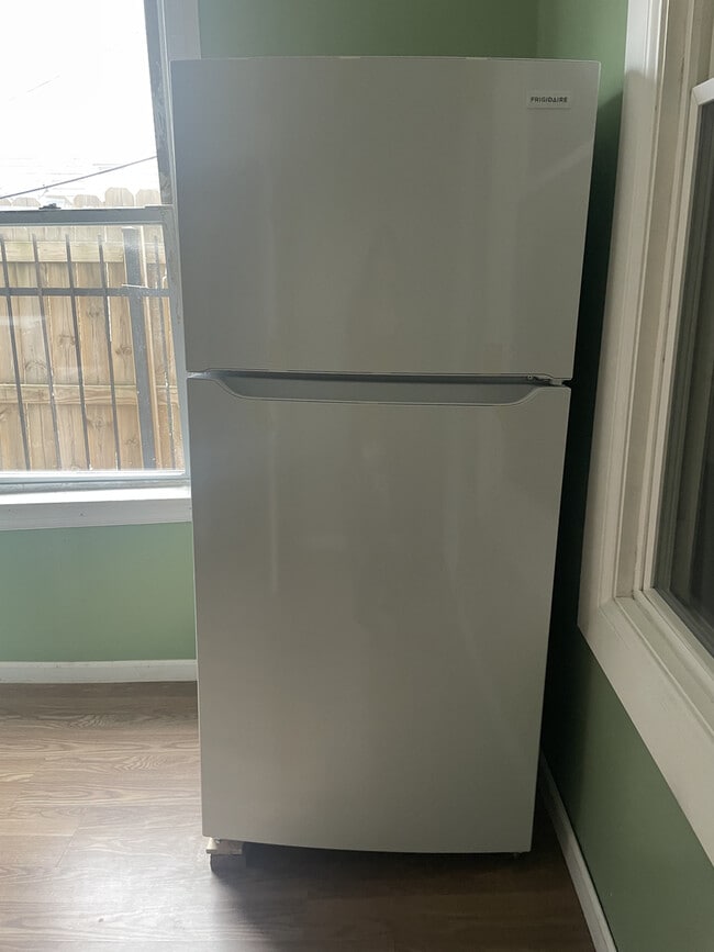 Building Photo - 2453 W 46th Pl