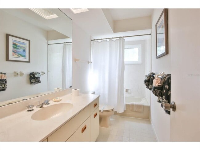 Building Photo - 3440 Gulf of Mexico Dr