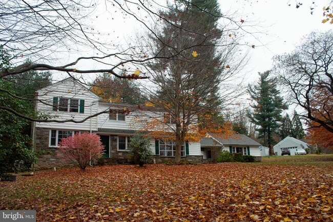 Building Photo - 901 Academy Ln