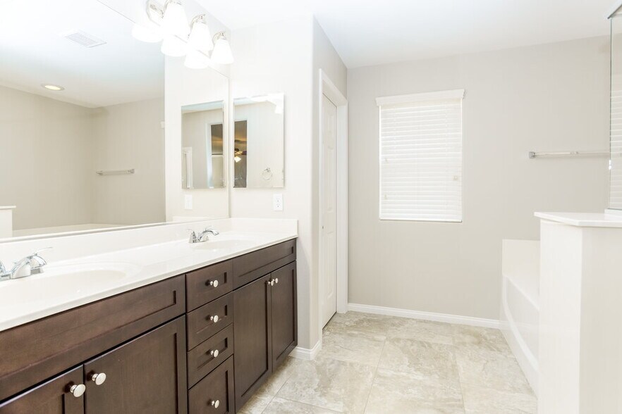 Building Photo - 5661 Primrose Peak Ct