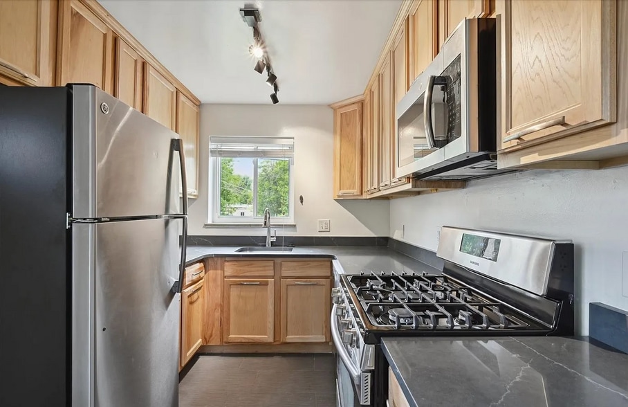 Kitchen - 2480 S Lafayette St